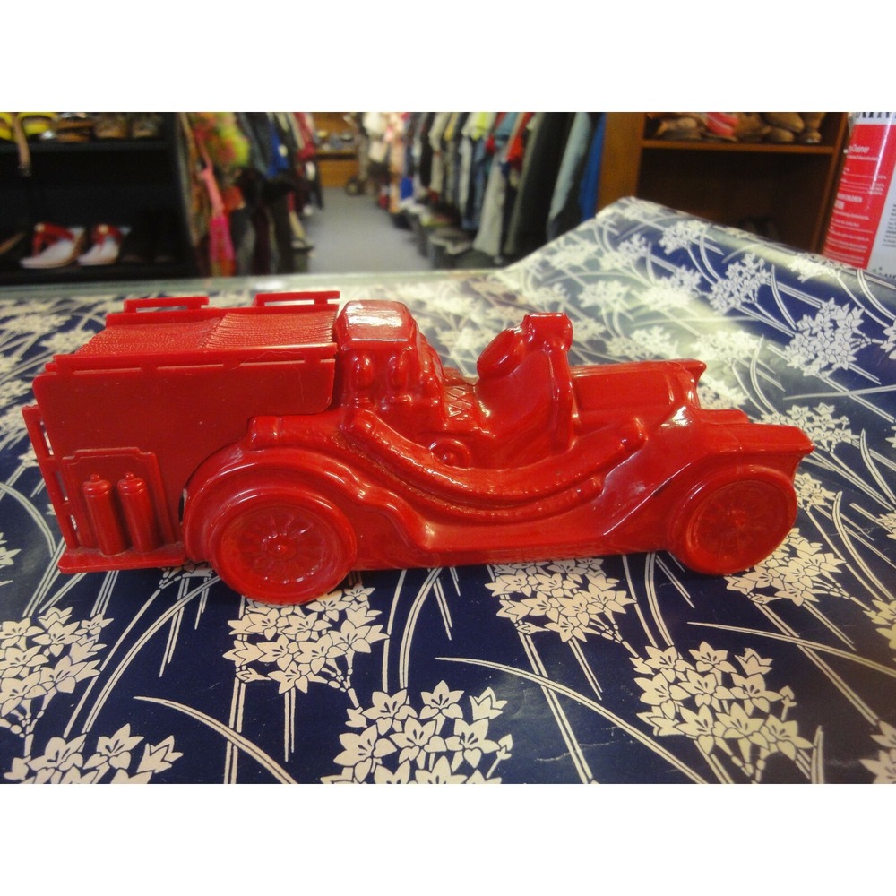 Avon red vintage fire car truck bottle w/‎ wild country after shave 6 fl oz - Picture 4 of 7
